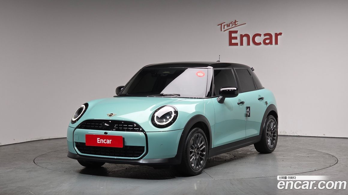 Mini Cooper 5Door Essential, 2025
