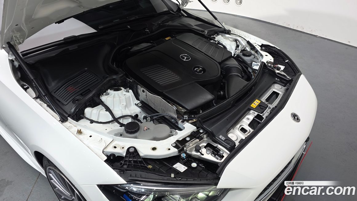 Mercedes-Benz C-Class C300 4MATIC AMG Line, 2024