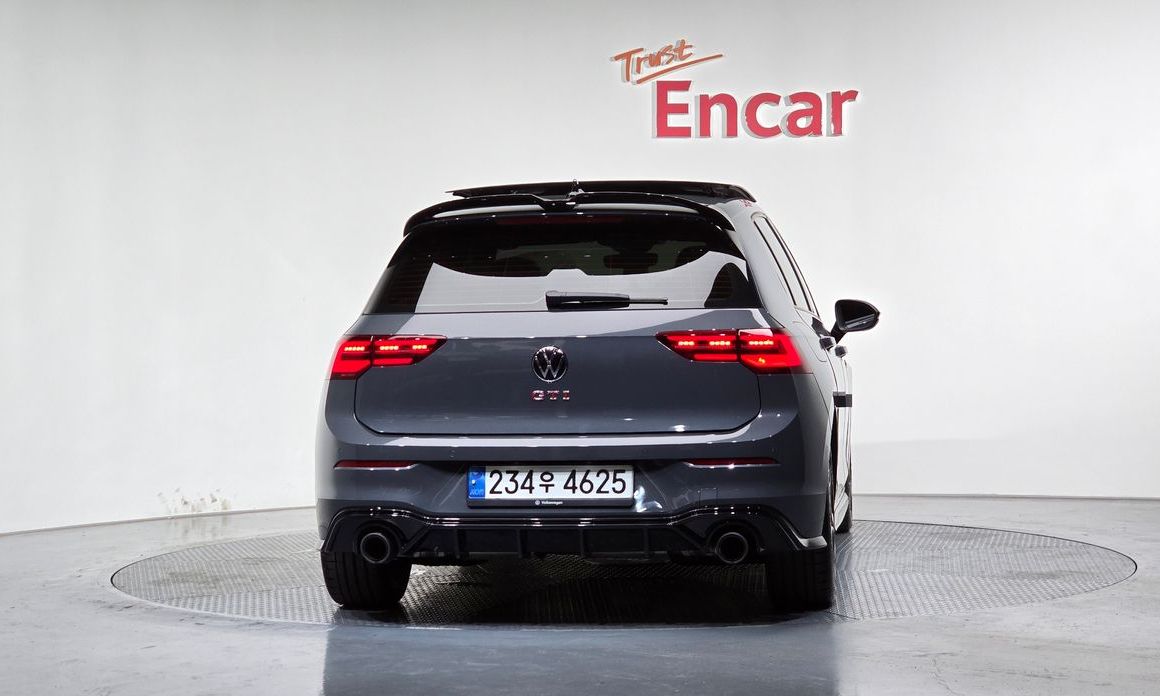 Volkswagen Golf 2.0 GTI, 2024