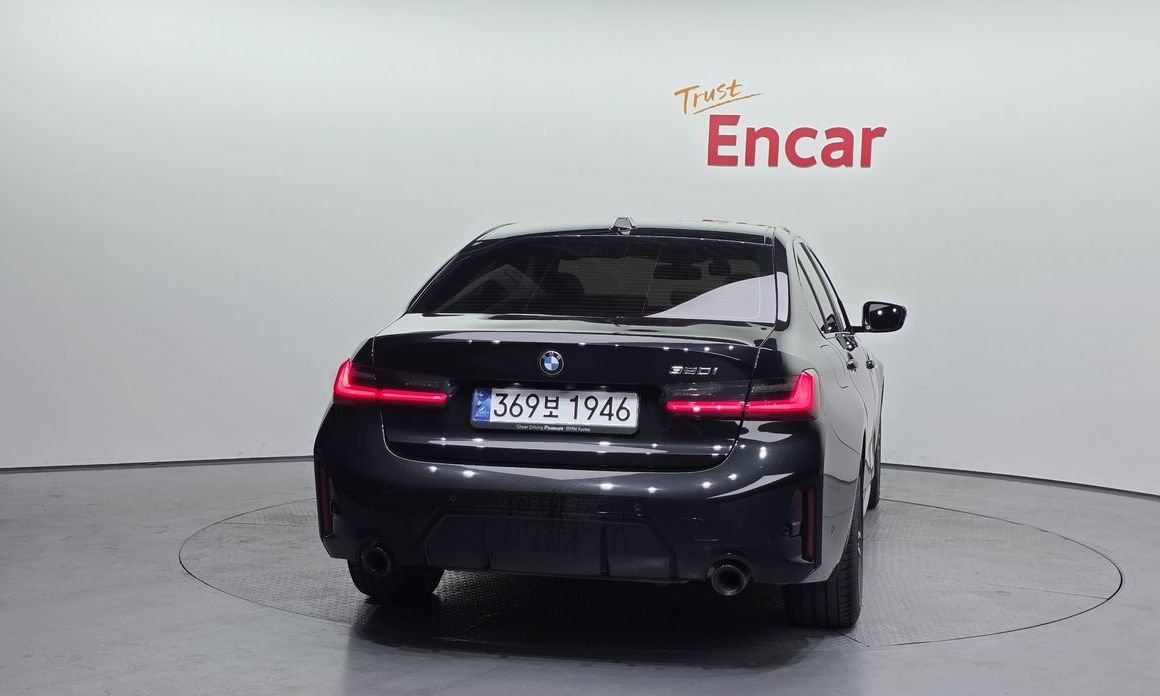 BMW 3-Series 320i M Sport, 2024