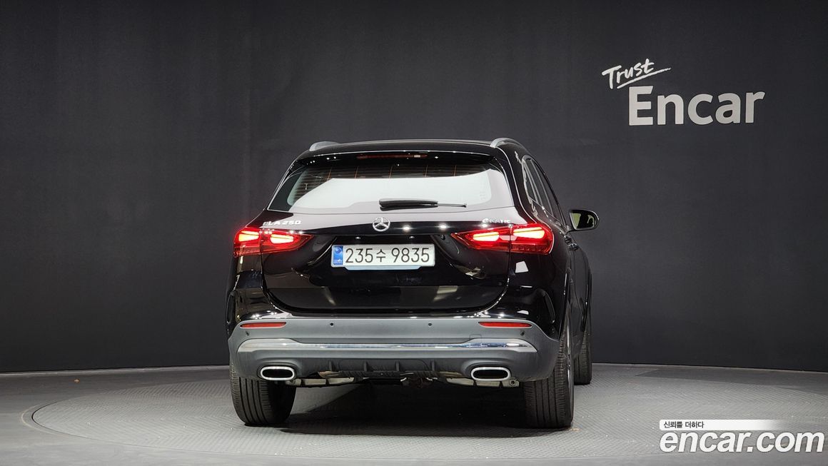 Mercedes-Benz GLA-Class GLA250 4MATIC, 2025