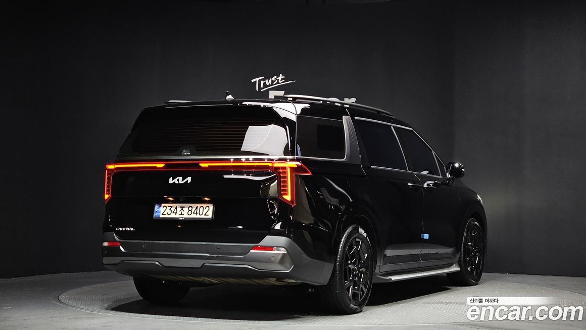 Kia Carnival 7-Seater Gravity, 2024