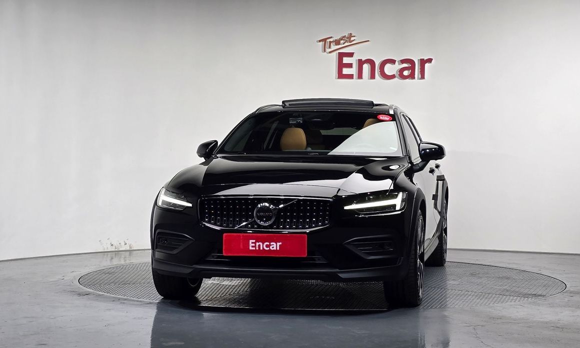 Volvo V60 B5 Ultimate AWD, 2023