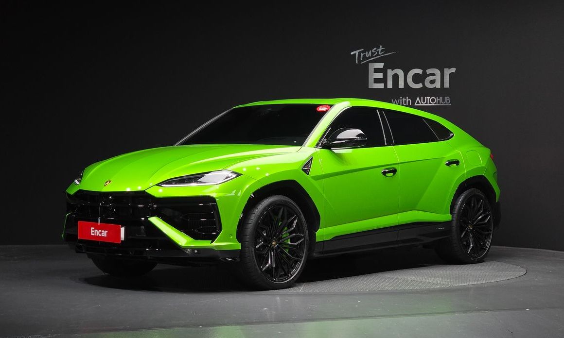 Lamborghini Urus 4.0 V8 SE, 2025