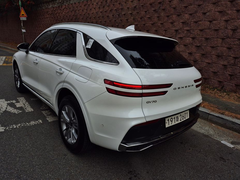 Genesis GV70 2.5T Gasoline AWD, 2025