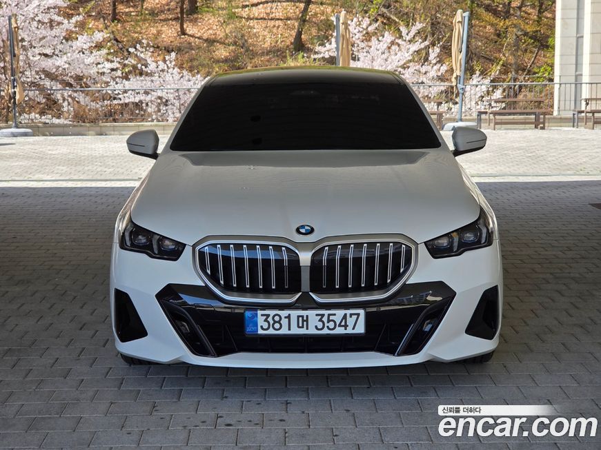BMW 5-Series 520i M Sport, 2025