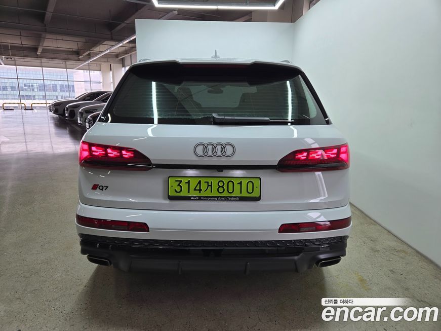 Audi Q7 55 TFSI Quattro Premium, 2025