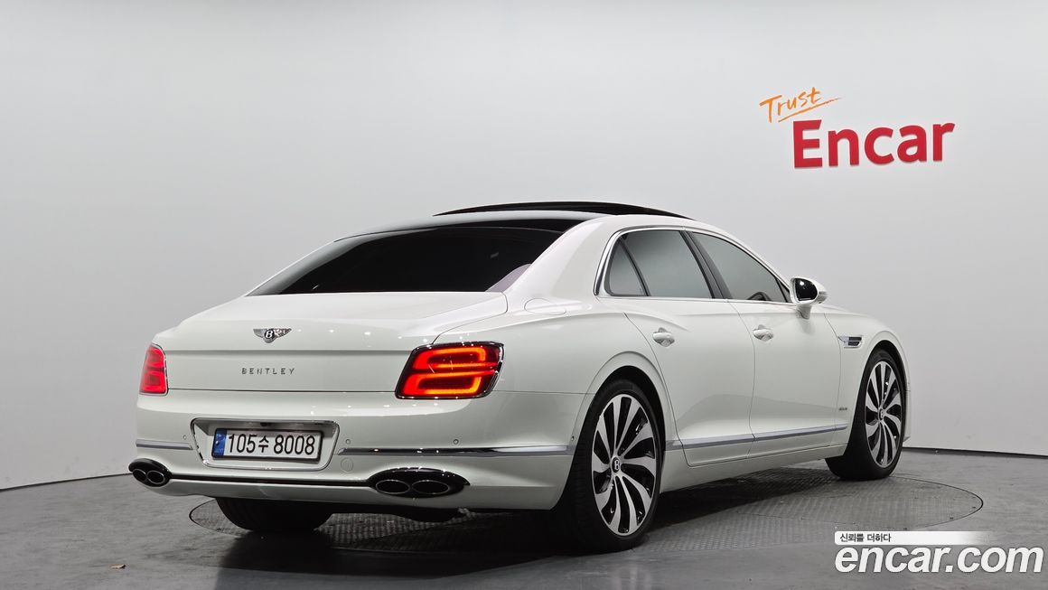 Bentley Flying Spur 4.0 Azure, 2024