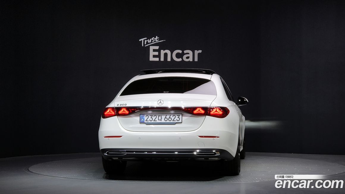 Mercedes-Benz E-Class E200 Avantgarde, 2025