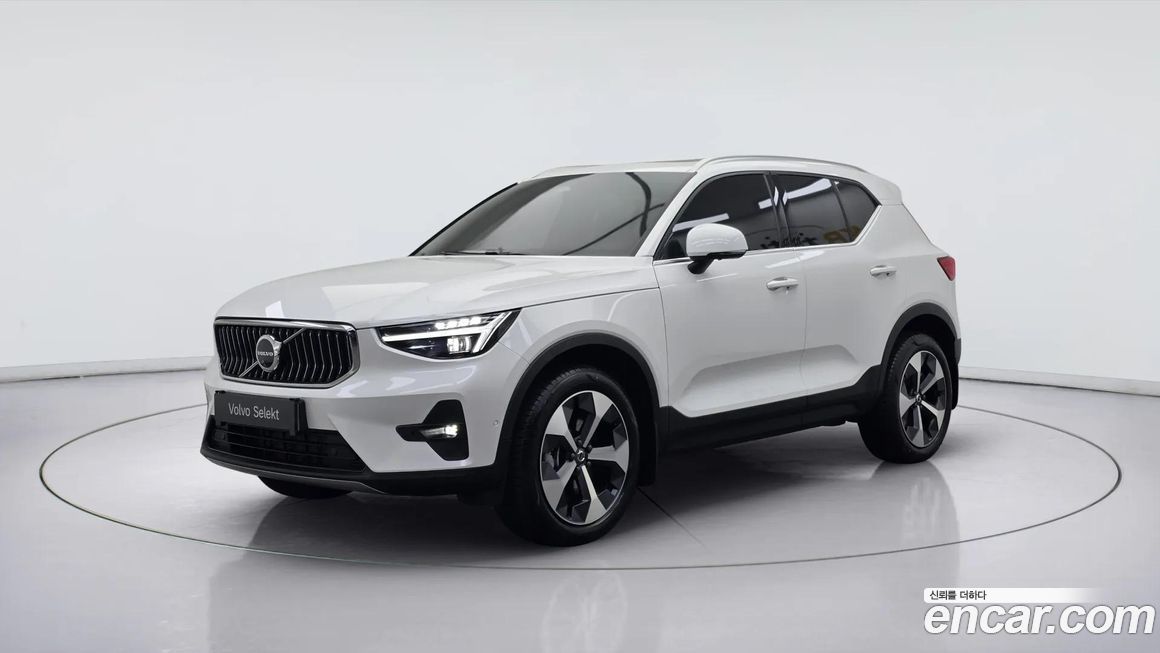 Volvo XC40 B4 Ultra Bright, 2025