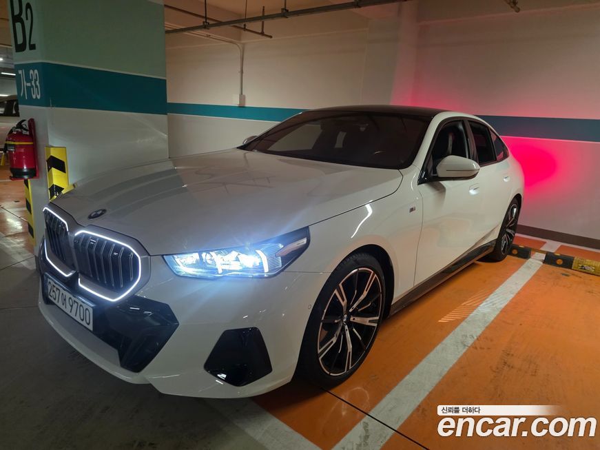 BMW 5-Series 530i xDrive M Sport, 2024