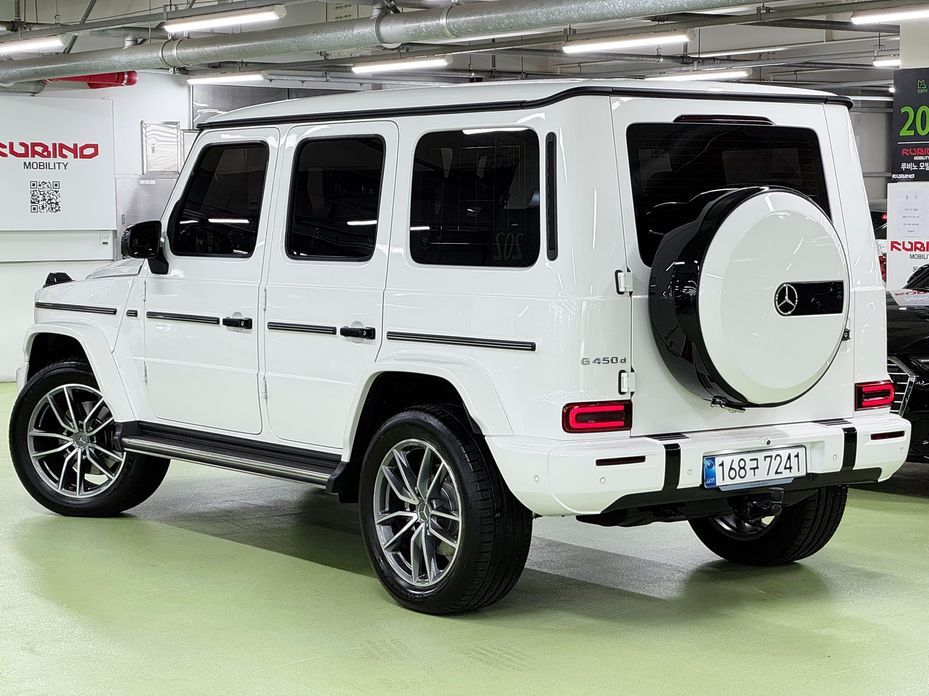 Mercedes-Benz G-Class G450d, 2025