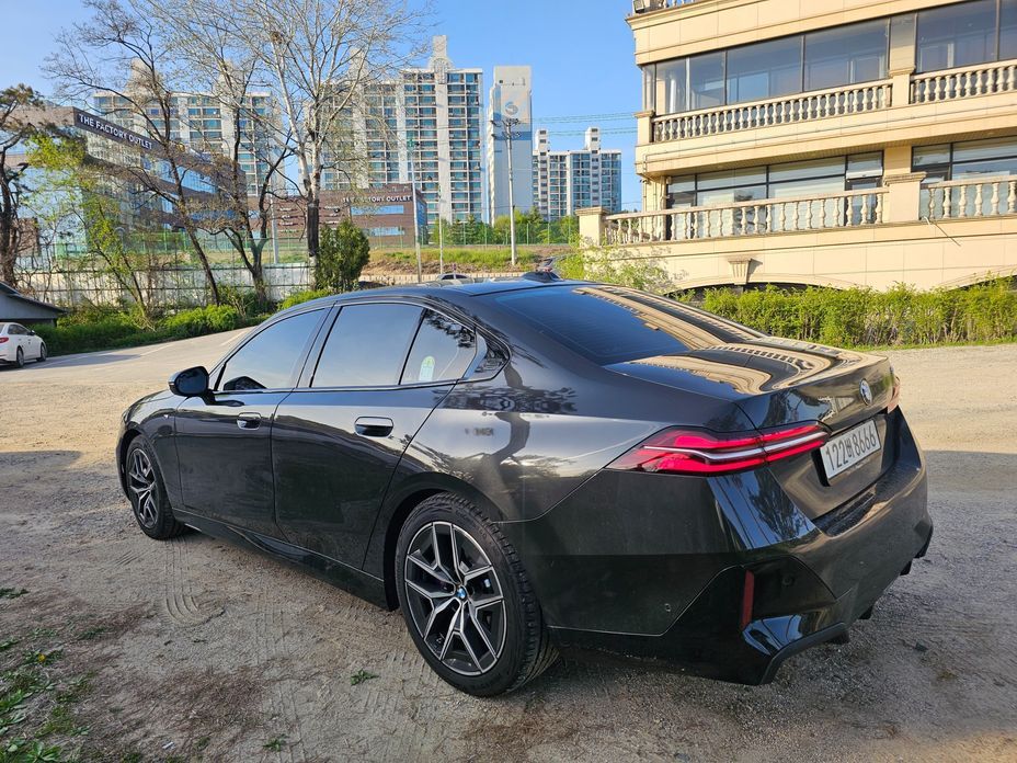 BMW 5-Series 523d M Sport, 2025
