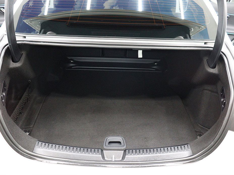 Mercedes-Benz E-Class E300 4MATIC AMG Line, 2025