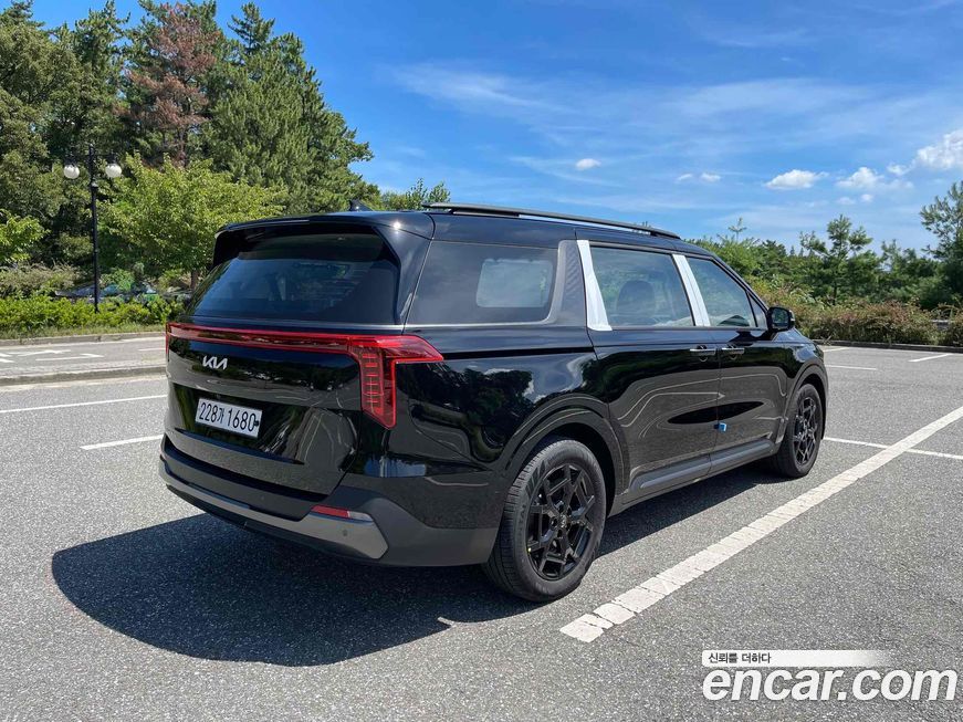 Kia Carnival 9-Seater Gravity, 2025