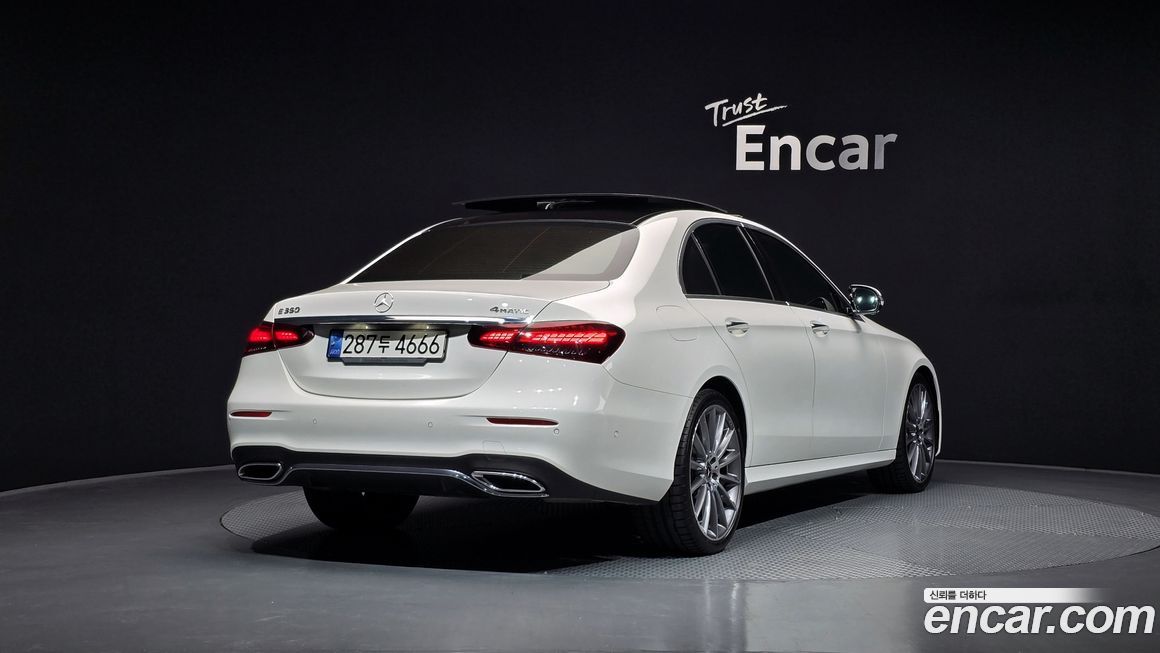 Mercedes-Benz E-Class E350 4MATIC AMG Line, 2022