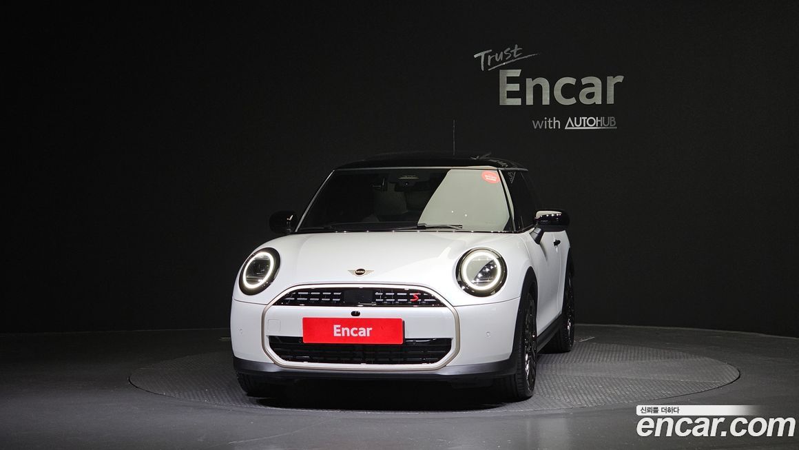 Mini Cooper Favoured, 2025