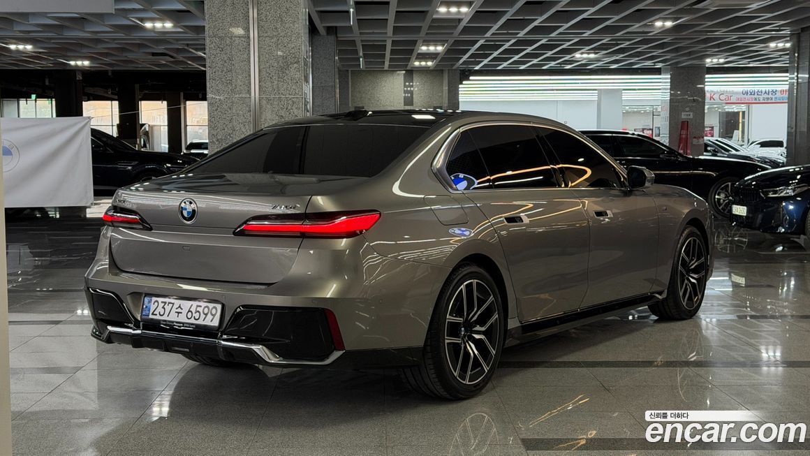 BMW 7-Series 740i xDrive M Sport, 2024