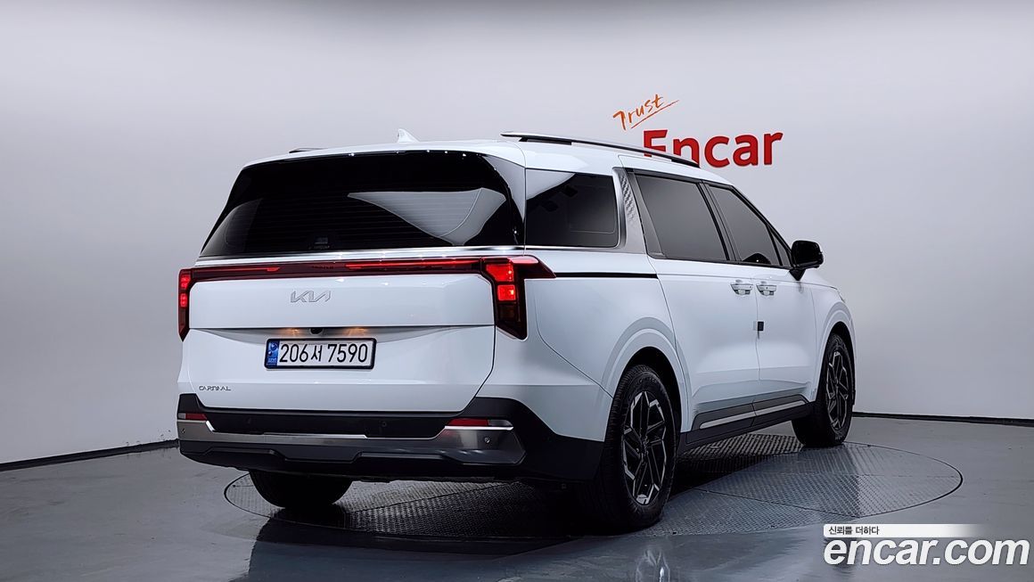 Kia Carnival 9-Seater Signature, 2025