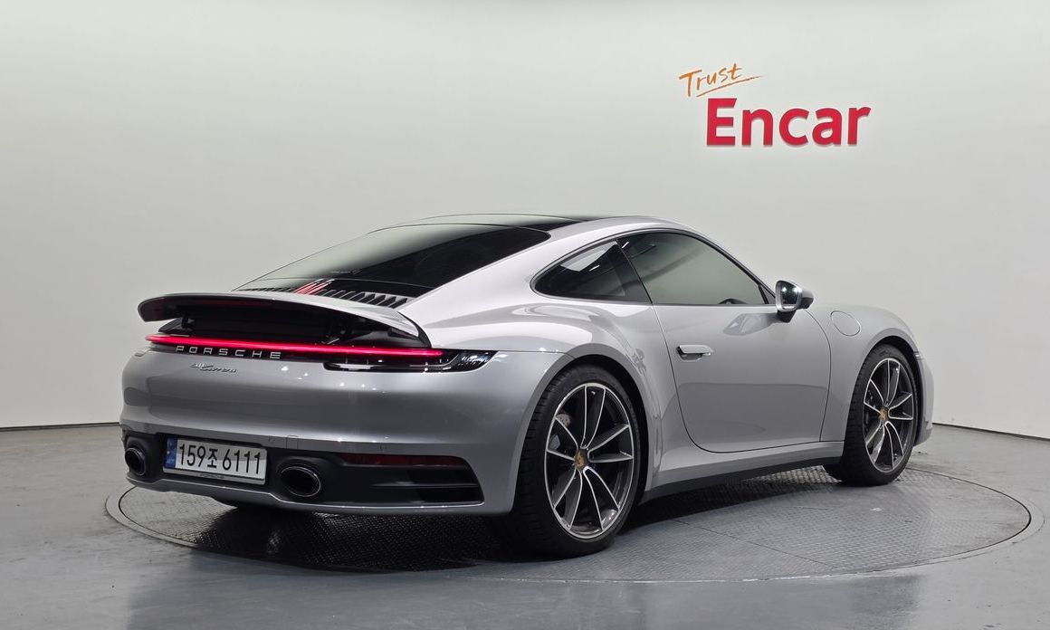 Porsche 911 Carrera, 2024