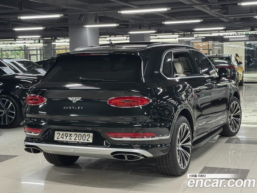 Bentley Bentayga 4.0 V8 EWB First Edition, 2024