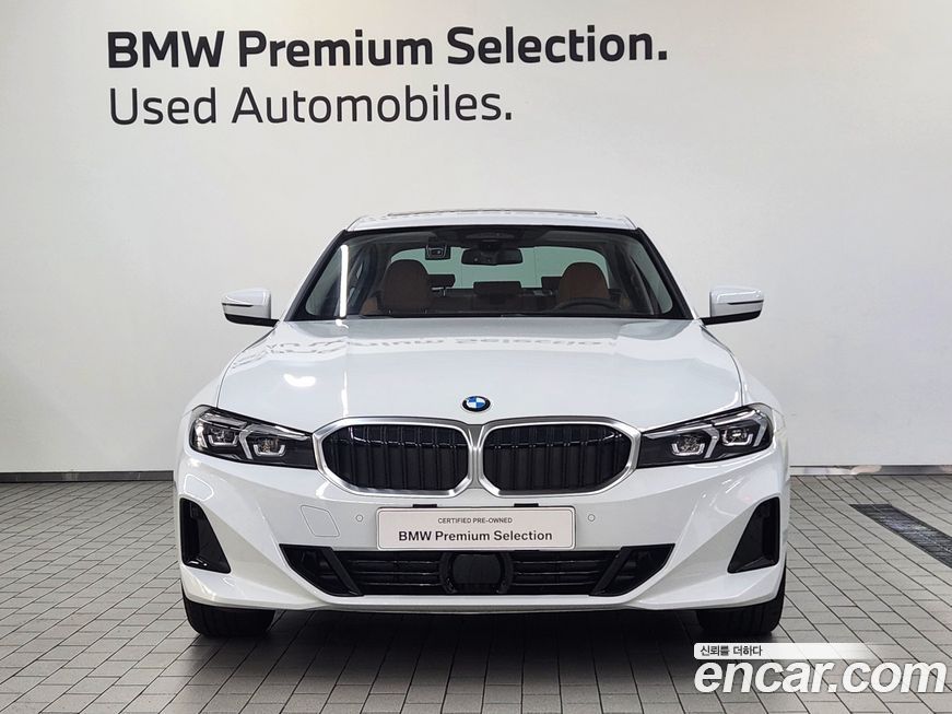BMW 3-Series 320i, 2025
