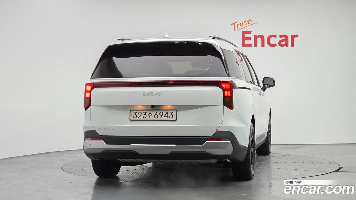 Kia Carnival 9-Seater Prestige, 2024