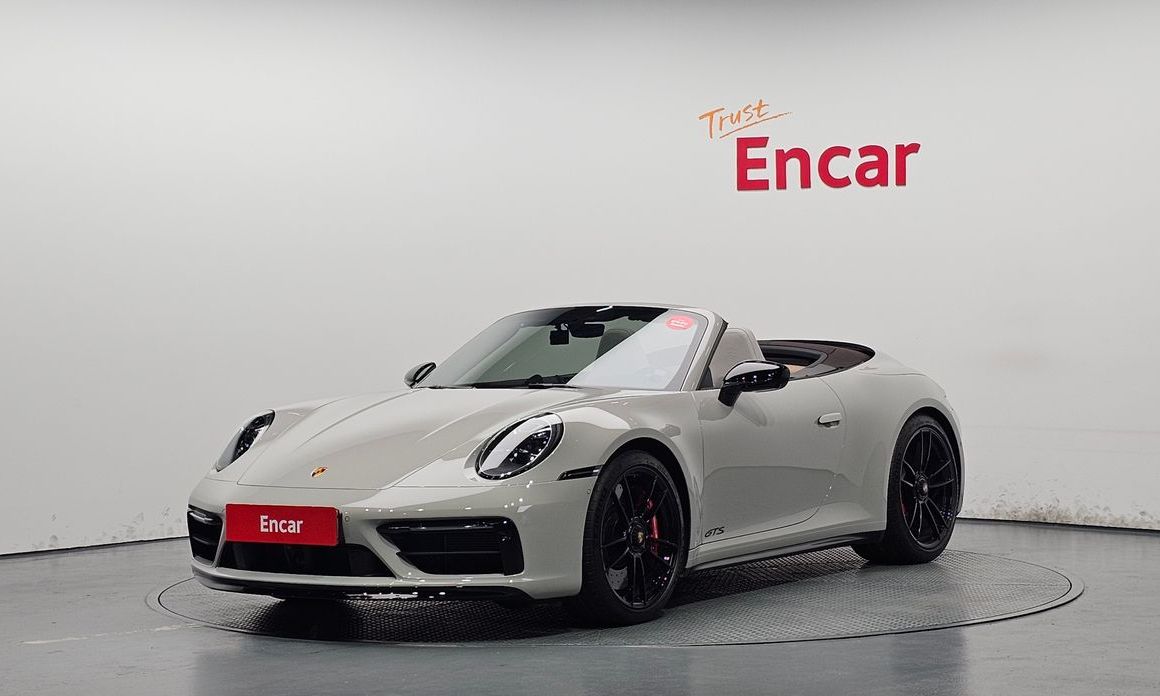 Porsche 911 Carrera 4 GTS Cabriolet, 2023