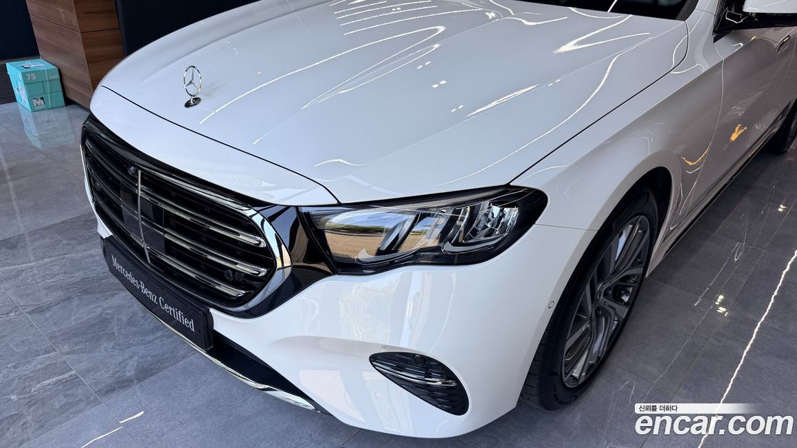 Mercedes-Benz E-Class E220d 4MATIC Exclusive, 2024