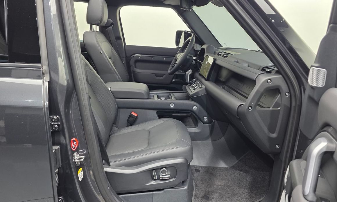Land Rover Defender 130 P400 Outbound, 2024
