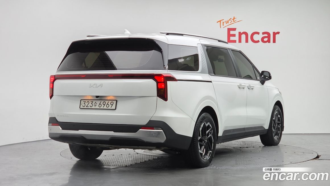 Kia Carnival 9-Seater Prestige, 2024