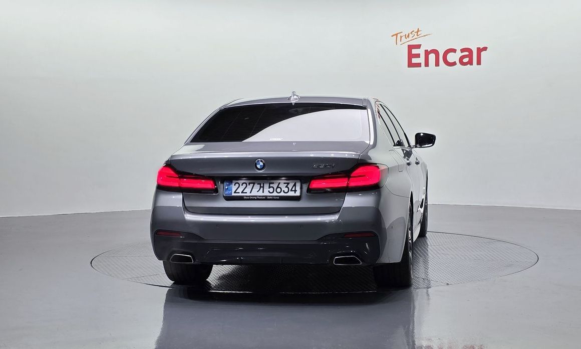 BMW 5-Series 530i M Sport Package, 2023