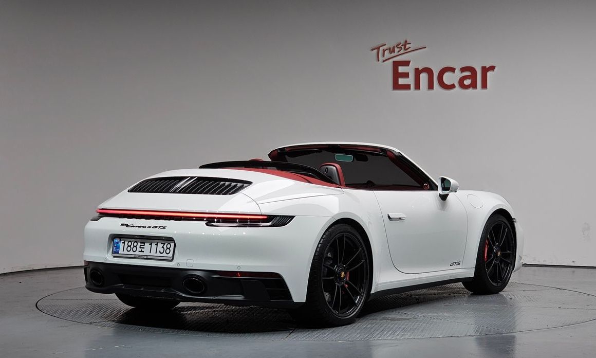 Porsche 911 Carrera 4 GTS Cabriolet, 2024
