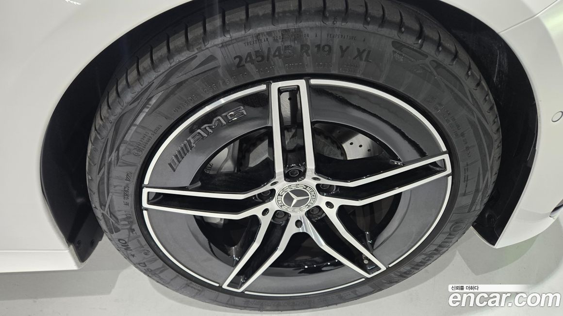 Mercedes-Benz E-Class E200 AMG Line, 2026