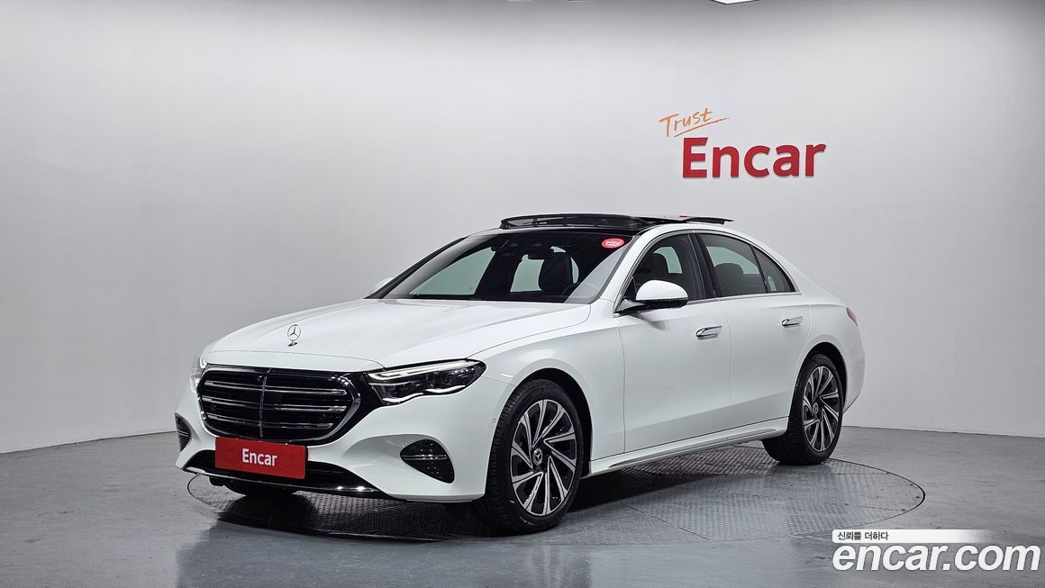 Mercedes-Benz E-Class E300 4MATIC Exclusive, 2025