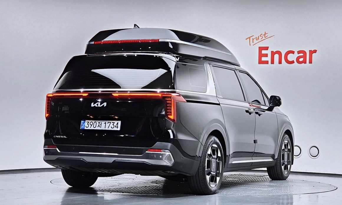 Kia Carnival 9-Seater Hi Limousine, 2024