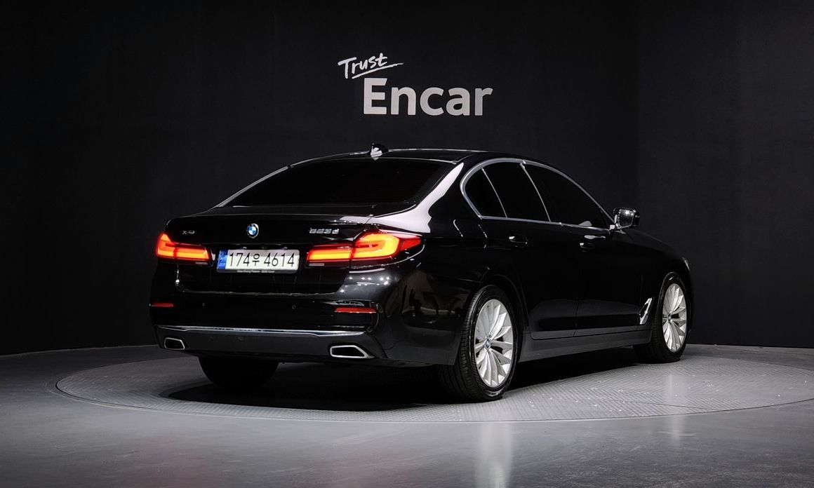 BMW 5-Series 523d xDrive Luxury, 2023