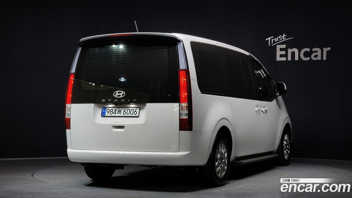 Hyundai Staria 2WD Camping Car, 2025