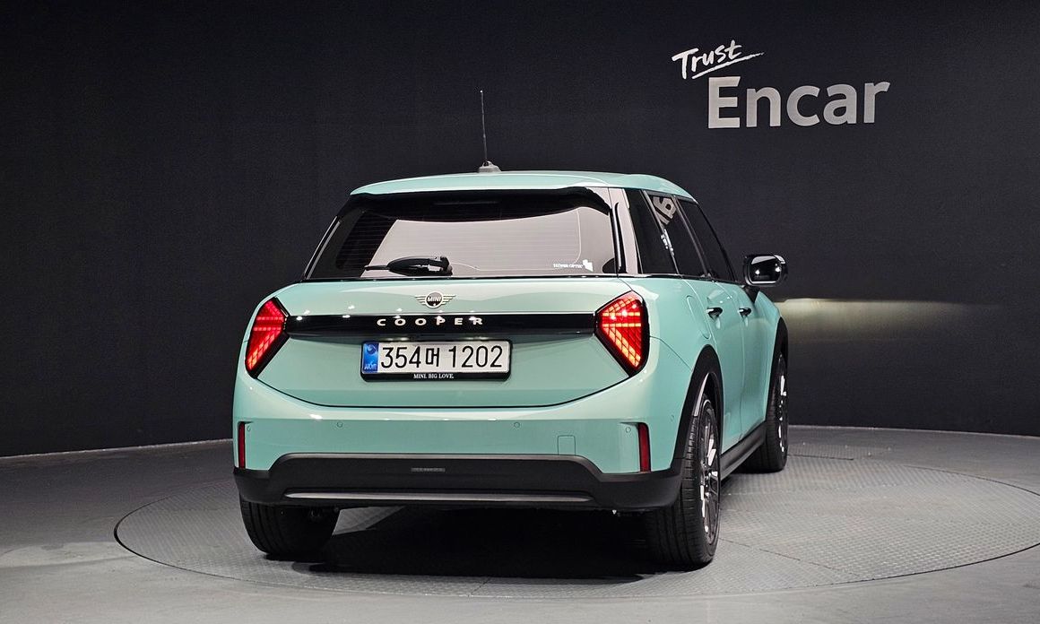 Mini Cooper 5Door Essential, 2025