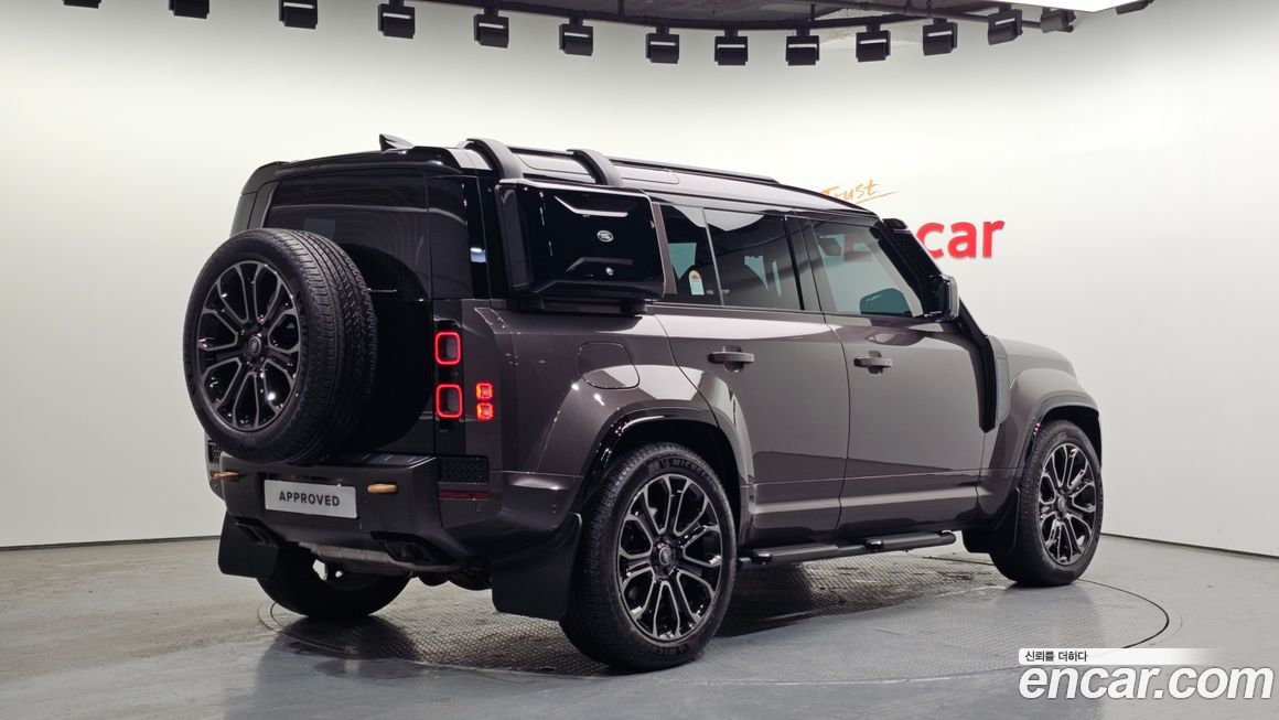 Land Rover Defender 110 P635 Octa, 2025