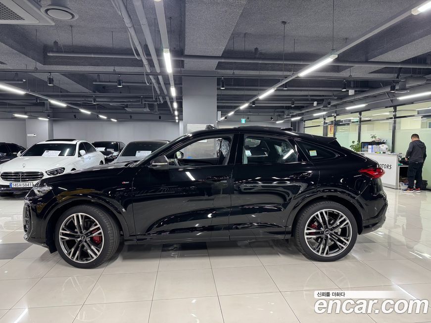 Audi Q5 45 TFSI Quattro S Line Black Edition Sport Back, 2025