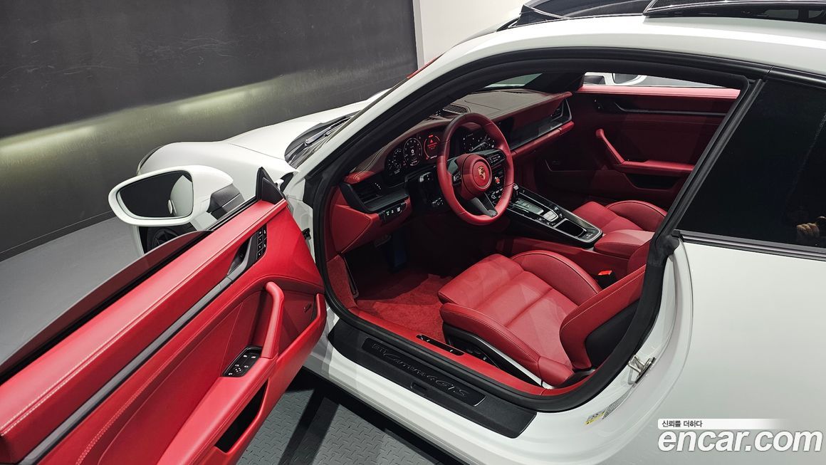 Porsche 911 Carrera 4 GTS, 2026