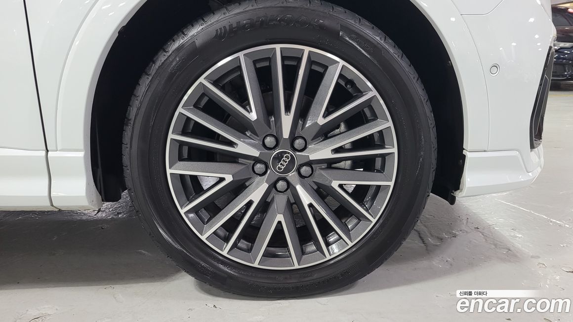 Audi Q3 35 TDI Premium, 2025