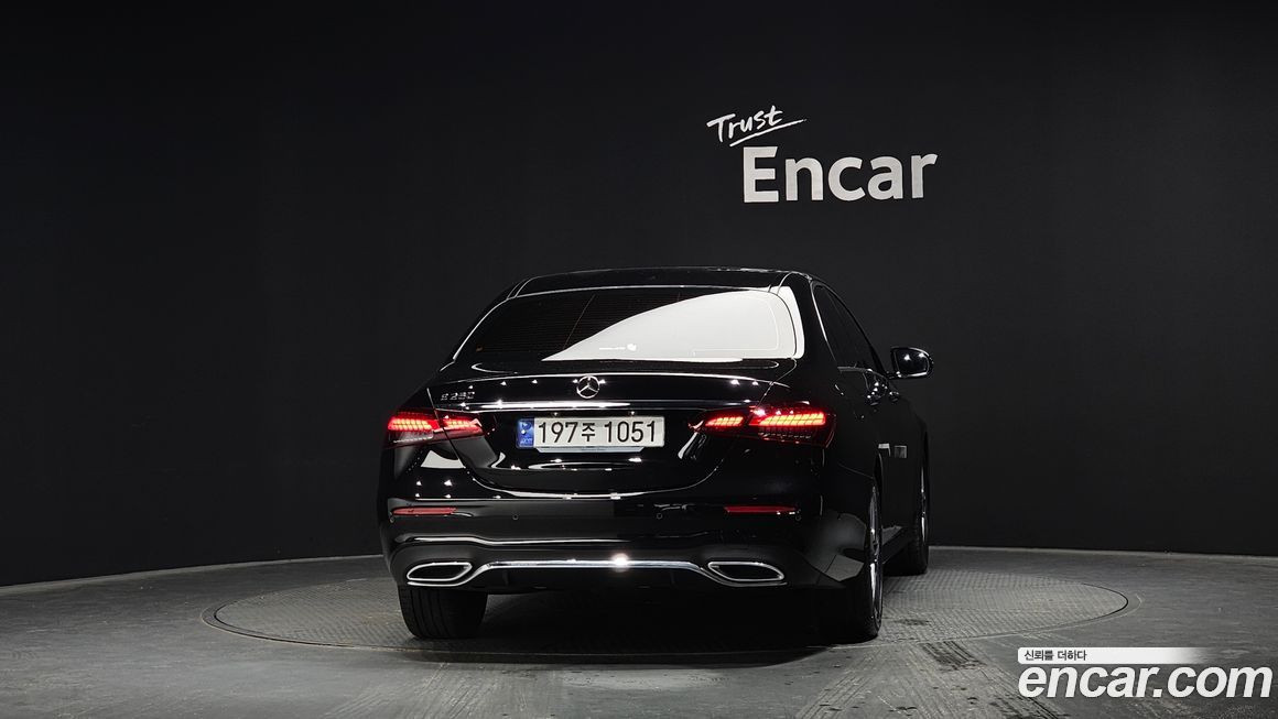 Mercedes-Benz E-Class E250 AMG Line, 2023