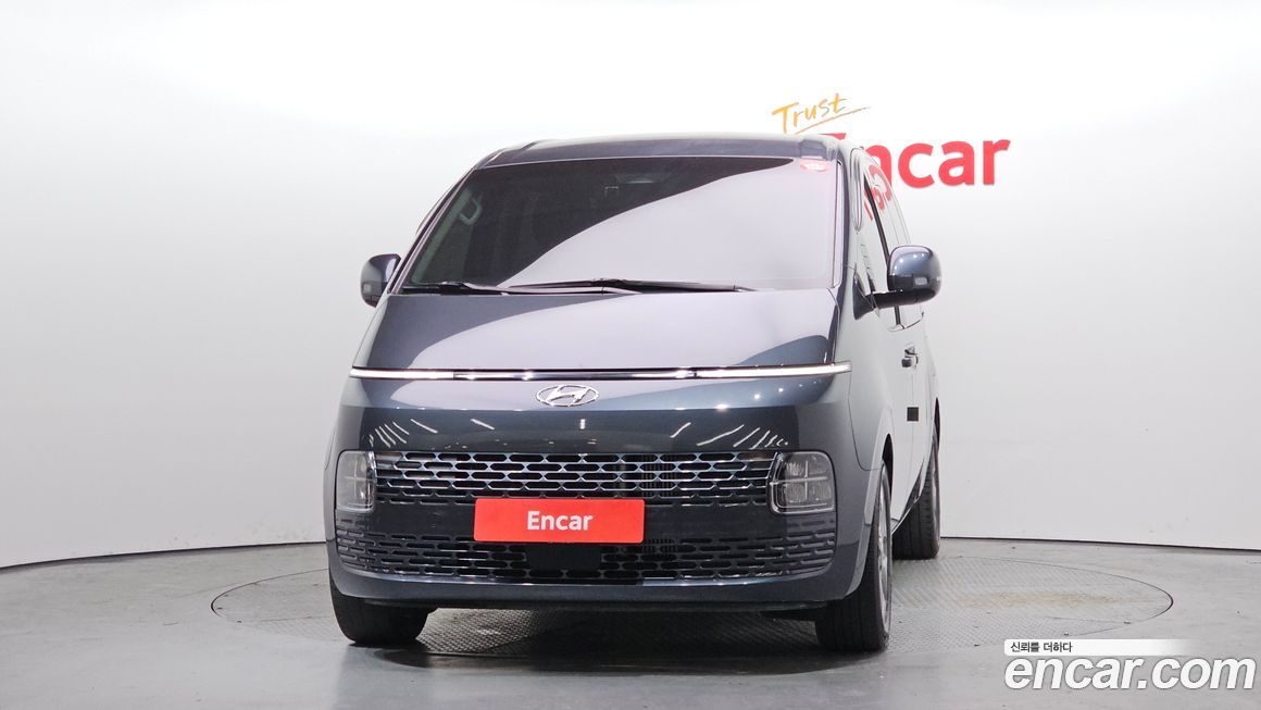 Hyundai Staria 4WD Tourer 11-Seater, 2024