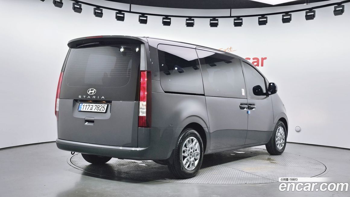 Hyundai Staria Tourer 9-Seater, 2025