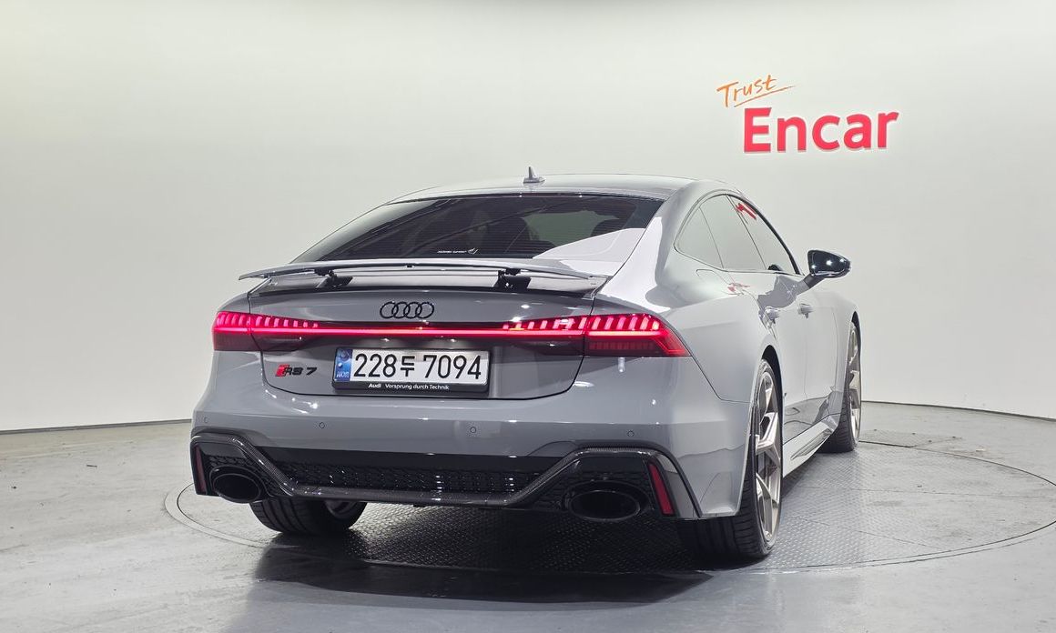 Audi RS7 4.0 TFSI Quattro Performance, 2025