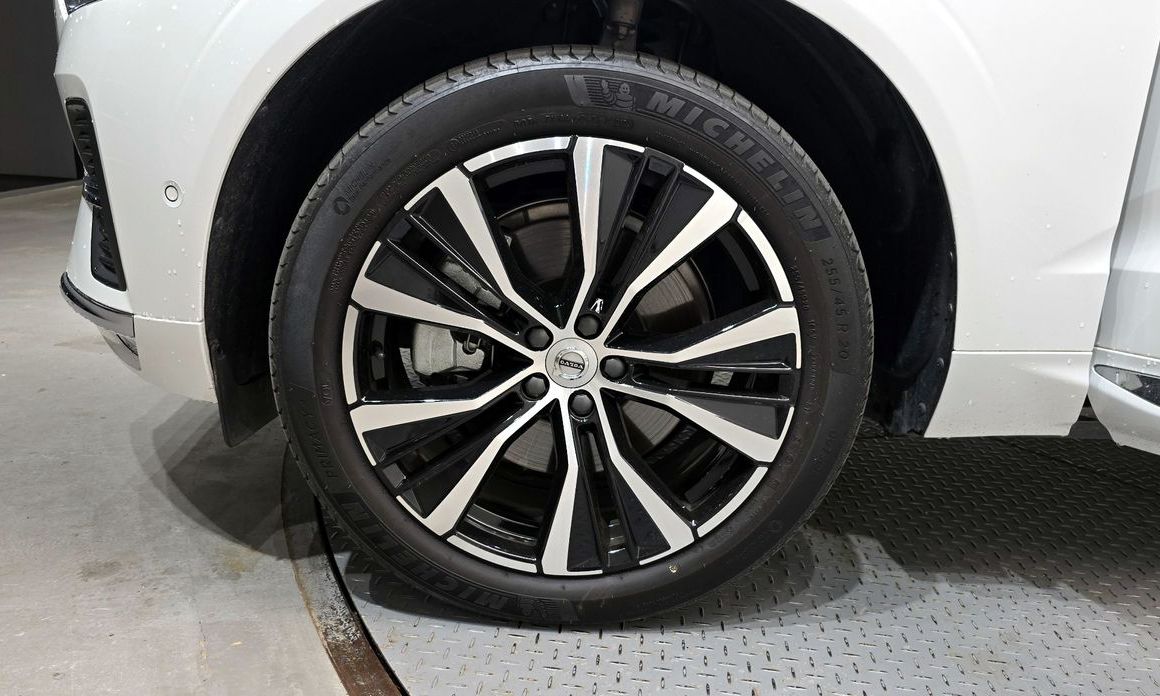 Volvo XC60 B6 Ultimate Bright, 2024