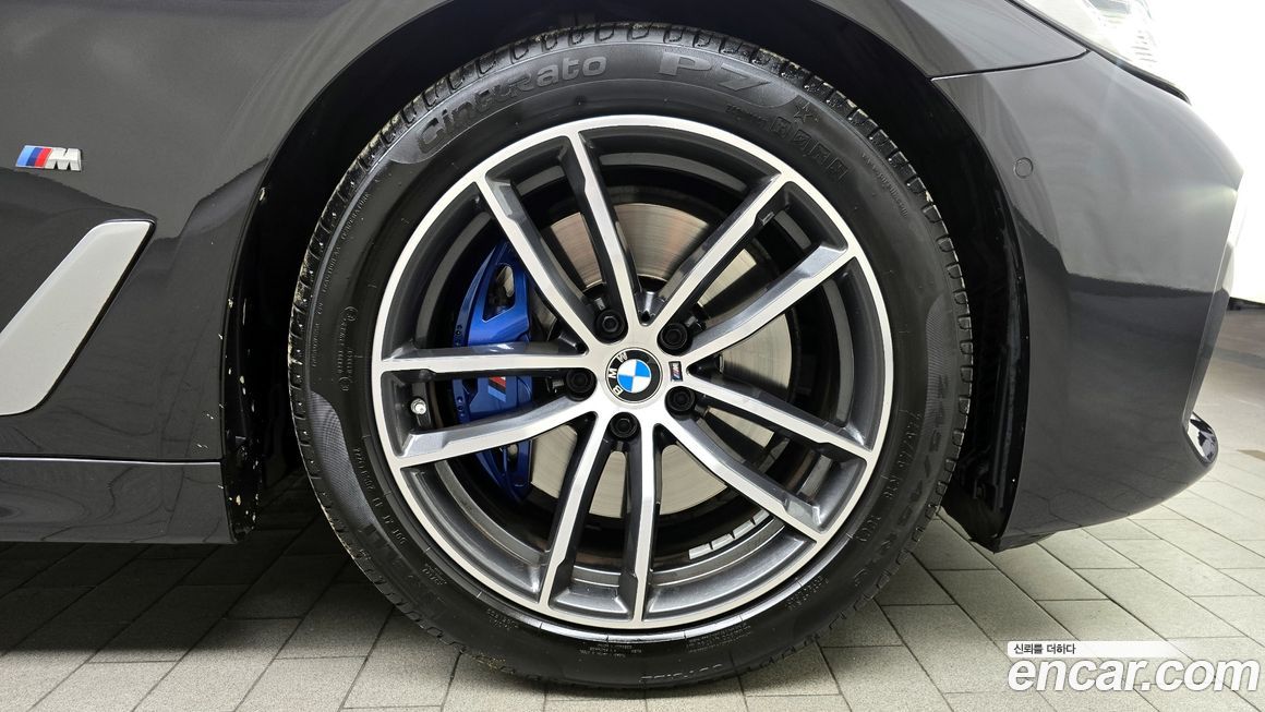 BMW 5-Series 520i M Sport, 2023