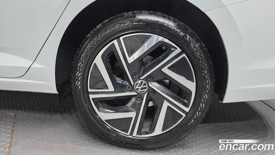 Volkswagen Jetta 1.5 TSI Prestige, 2023